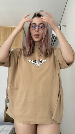 Titty Tuesday: The Perfect Shirt for Boobs'