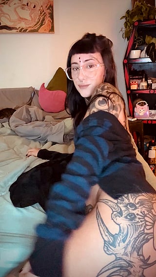 Rear Pussy is the Best Pussy: Tattooed, Glasses, and Nude'
