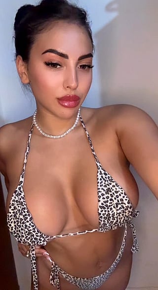 Big Tits, Hungry for Fun: Amateur Solo Tits Show'