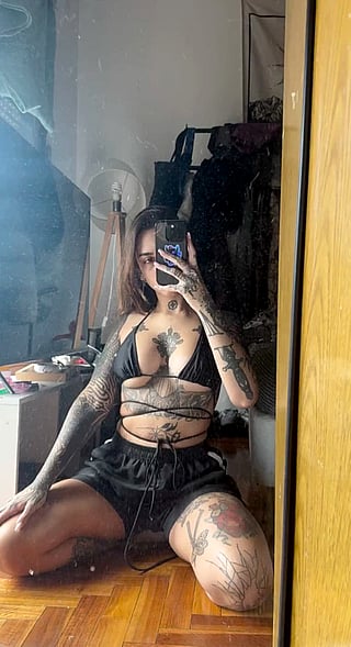 Taste My Edible Body: Babe with Big Tits Shows Off Her Tits'
