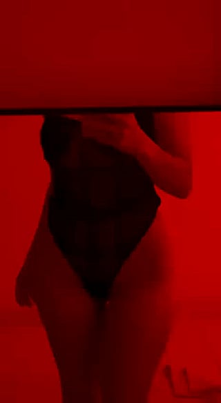 Homemade Teen Exploring All the Right Places'