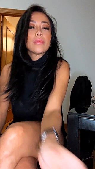 Suck My Tits Before My Meeting Starts'