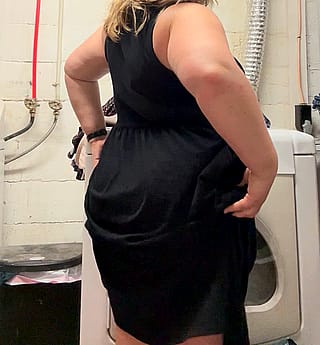 (40) PAWG wifebutt doing some laundry'