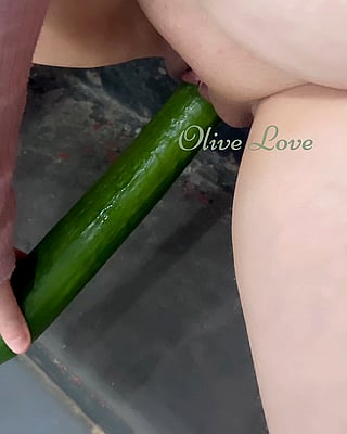 Wild Pussy Squirting with a Dildo: Possibly the First Ever Dildo'