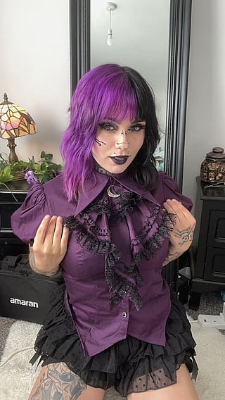 Purple Hair Big Tits Show You Something'