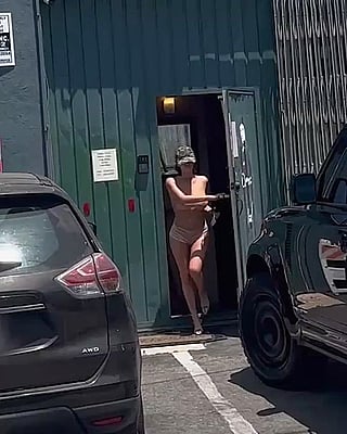 Bianca Censori: Celebrity, DDD, Huge Tits, Natural Tits, Public, See Through Clothing'