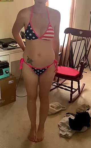 Mom's Got Milf Game: Striptease in the USA'