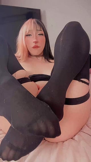 Get Me Wet: Amateur Pussy and Tits'