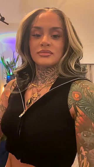 Kehlani's Athletic Ass: A Pole Dance Showcase'