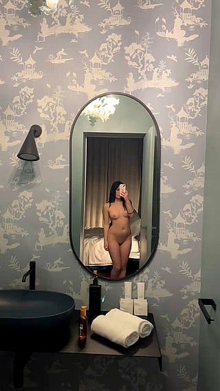 24yo Naked Busty White Girl Taking Selfie in Mirror'