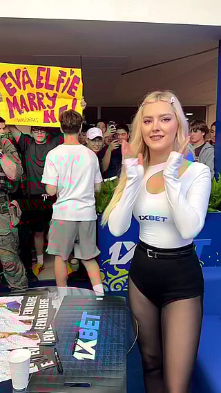 Eva Elfie: Should I Say Yes?!'