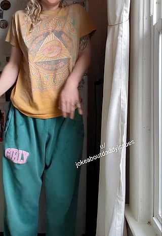 Cute MILF in Comfies: 'I Know You Like What I Wear Going Out, But I'm Pretty Cute in Comfies Too''