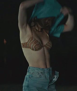 Kiernan Shipka's Titties in Slow Motion'