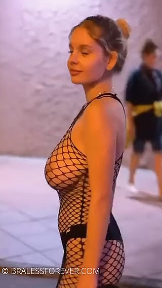 Big Tits Babe Flashing in Public'