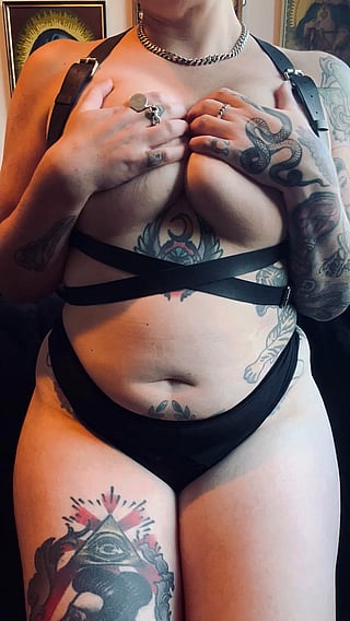 Shoot it on my sternum tat - Big Tits, Gif, Goth, Tattoo'