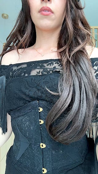 Poki's Cute Arab Brunette Moment'