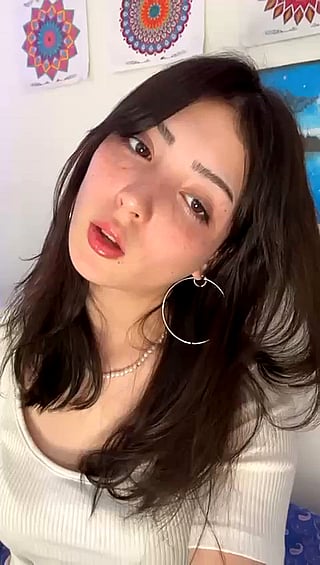 Hot 18-Year-Old Hiding Freckles with Makeup'