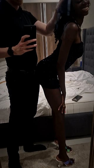 Real Couple Slapping: No Panties Check Before Dinner Date'