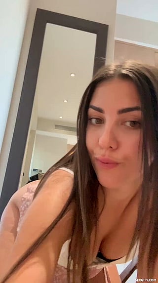 I'm going to send you naked videos while my boyfriend sleeps