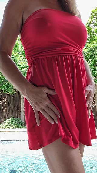 Hot Mom's Boobs or Ass: Pick One!'