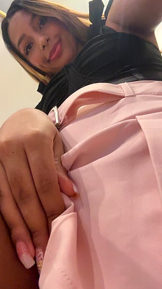 Pussy on Display: OnlyFans Teen Shows Off Her Goods'