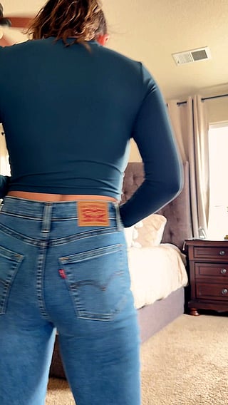 Wife's Big Tits and Booty: The Ultimate Amateur MILF Experience'