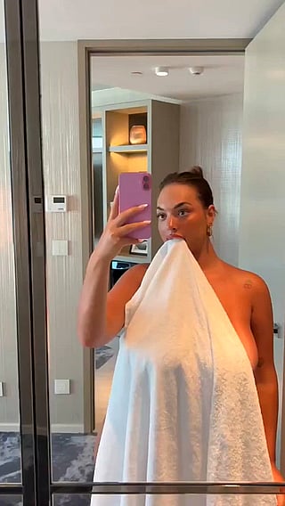 Aussie Chick Gets Down with BBC Part 2'