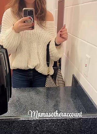 Quick Bathroom Flash: Big Tits, Boobs, Cute, MILF, OnlyFans, Tease'