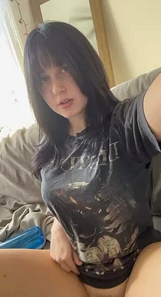 19-Year-Old Alt Chick Gets Grool in Her Pussy Lips'