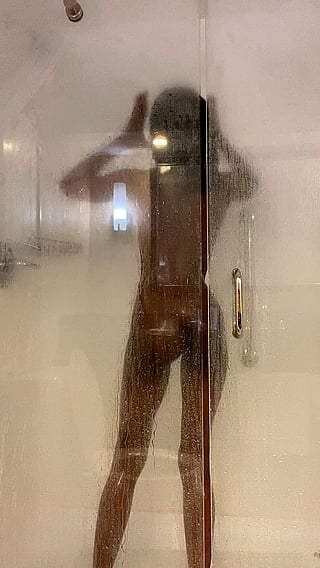 Wet & Wild: Petite Booty Tease in the Shower'