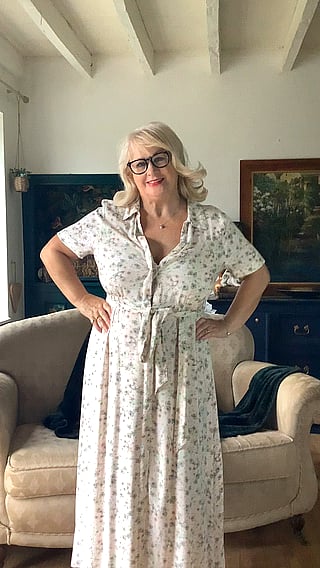 Grandma's Big Tits: A Homemade Hotwife Experience'