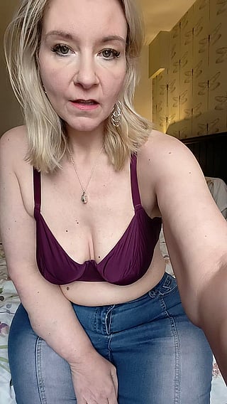 Smash or Pass? Blonde MILF Shows Off Her Big Tits'
