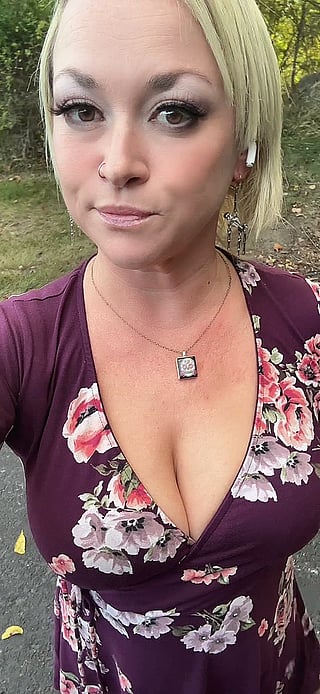 Hotwife's Tits Out on Lunch Break'