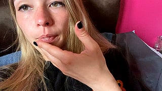 Getting Turned On By Posting Pussy Clips All Day Long'