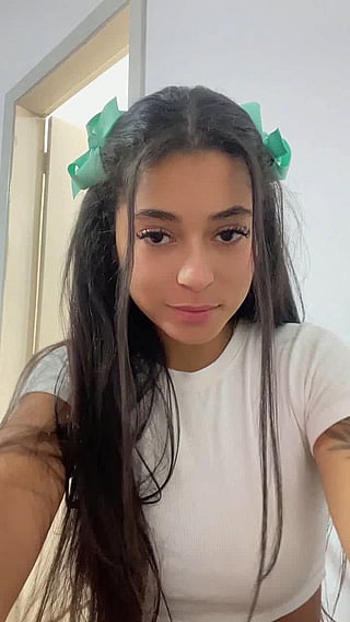 I'll Make You Cum in Seconds: Tight Pussy and Amazing Head'