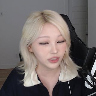 Hyoon: Asian Beauty with Big Tits and Pretty Face'