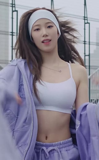 Kazuha LE SSERAFIM: Asian Boobs Kpop'