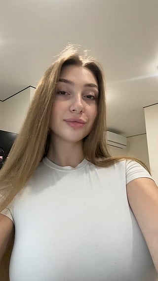 Meet My New Toy: Watch Me Play with It on OnlyFans'
