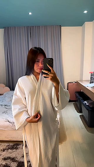 Asian Girl Sits on Face: Amateur, Asian, Homemade, NSFW, Petite, Solo, Teen, Tits'