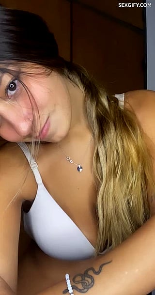 Real Slutty Girl: Is It Okay I've Never Kissed a Guy at 18?