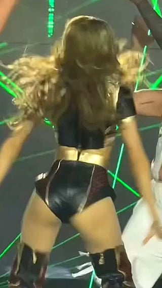 Thai Jiggling Cheeks: Blackpink Lisa's Tight Ass'