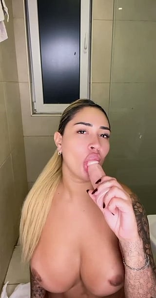 Keep Watching Me: Cute Teen Amateur OnlyFans'