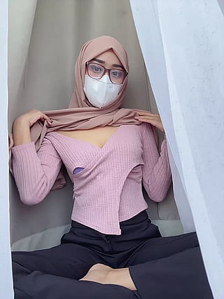 Petite Teen Solo: My Haram Space'