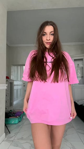 Pink Shirt Pussy: 'I Just Love Showing You My Body''
