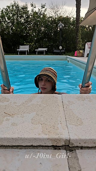 Mommy's Skinny Dip: A Big Tits Adventure'