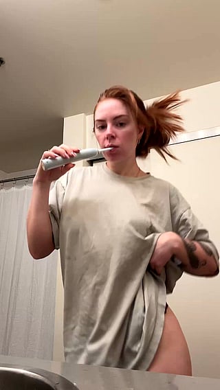 Bouncing Redhead's Big Ass: You've Been Looking for Love in Two Moon Eyes Places, I'm Right Here!'