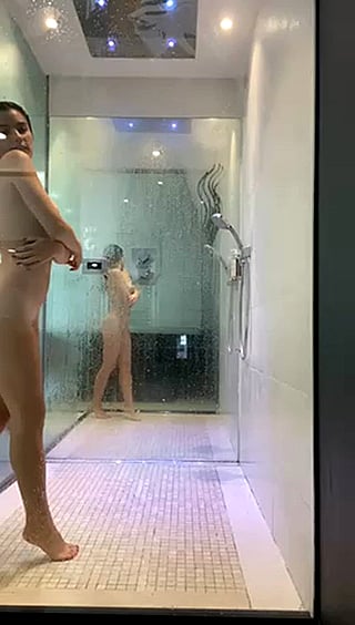 19yo Nude Teen in Shower: Little Tits and Wet Body'