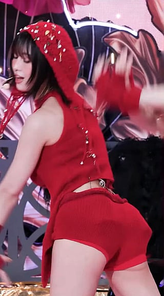 TWICE Momo's Big Tits and Ass'