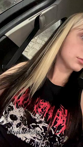 Car Pussy Eating Challenge: Brave Girl Takes It In The Car'