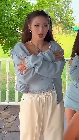 Fromis 9's Big Boobs: A K-Pop Sensation'